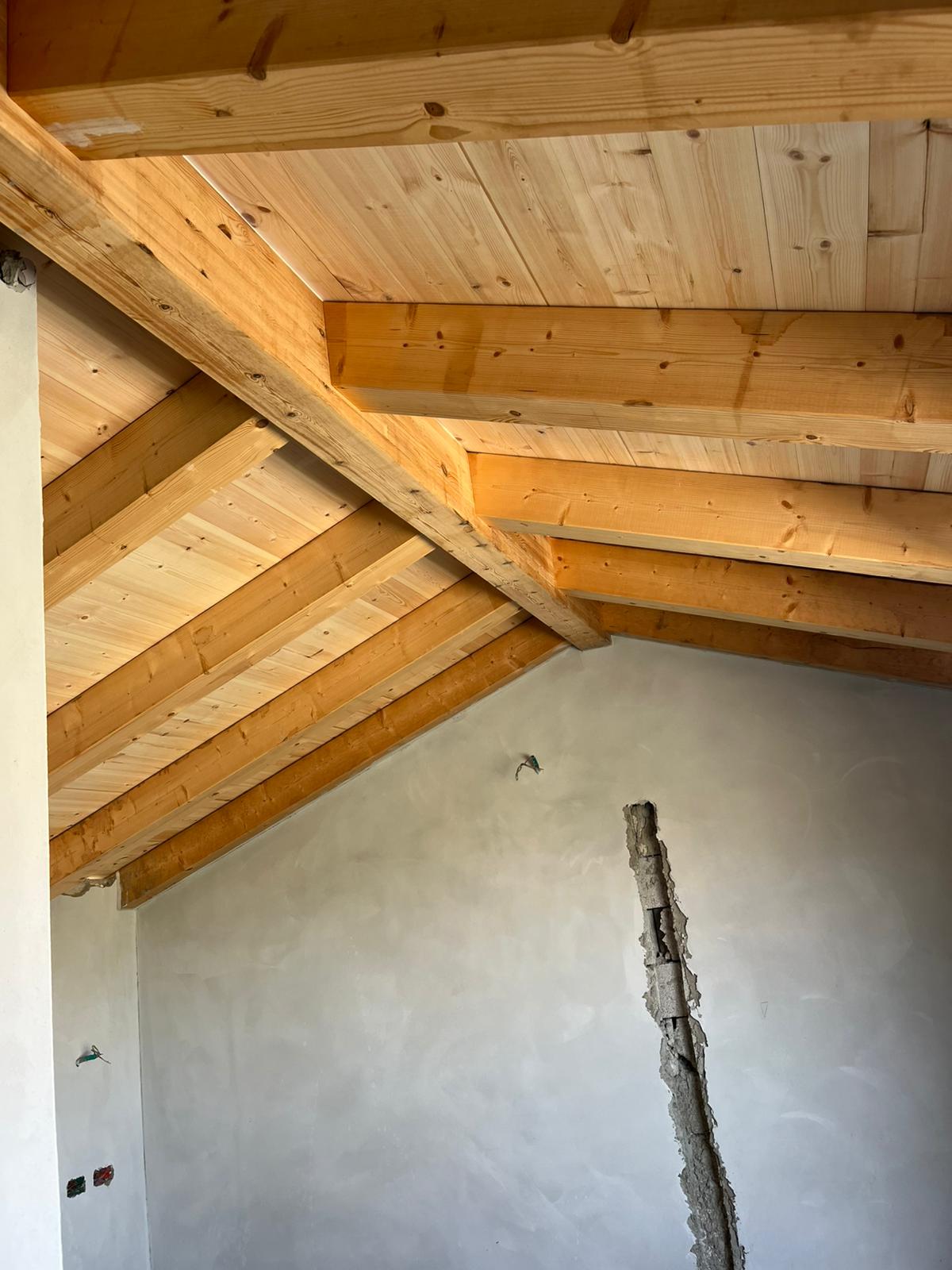 גג רעפים גלוי, הרצליה